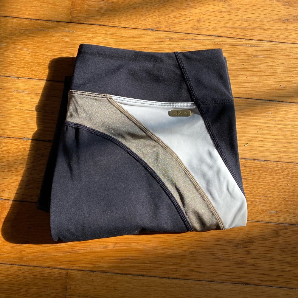 NWOT ALALA Black with Gold & White Leggings - Picture 7 of 8